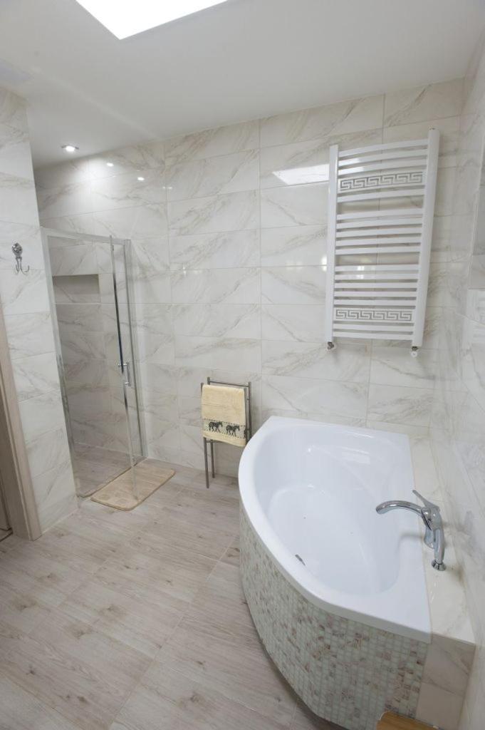Apartamenty Pod Fortami Пшемишъл Екстериор снимка